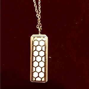 Rectangular Bubble Pattern Aromatherapy Necklace.